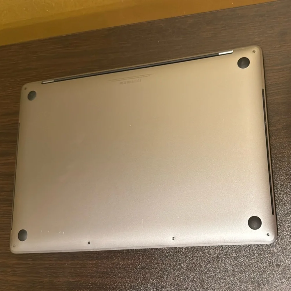 Apple MacBook Pro 15.4-inch Silver Laptop with Box 512GB SSD